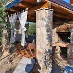 Vila Magnificent Eco Valencano *