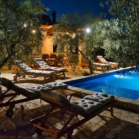 Vila Magnificent Eco Valencano